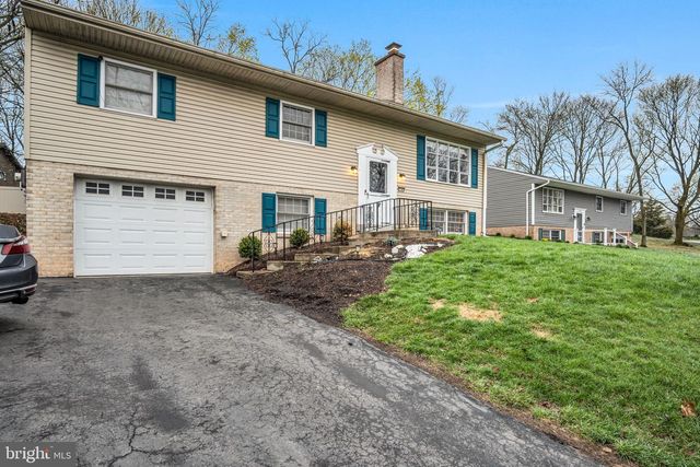 7169 CHAMBERS HILL RD, Harrisburg, PA 17111