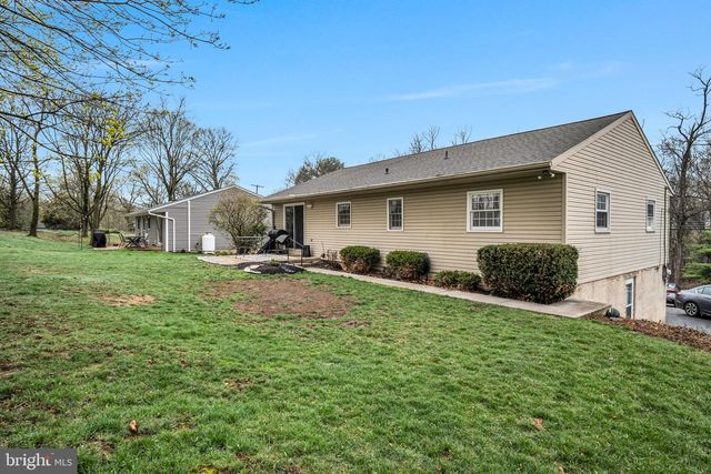 7169 CHAMBERS HILL RD, Harrisburg, PA 17111