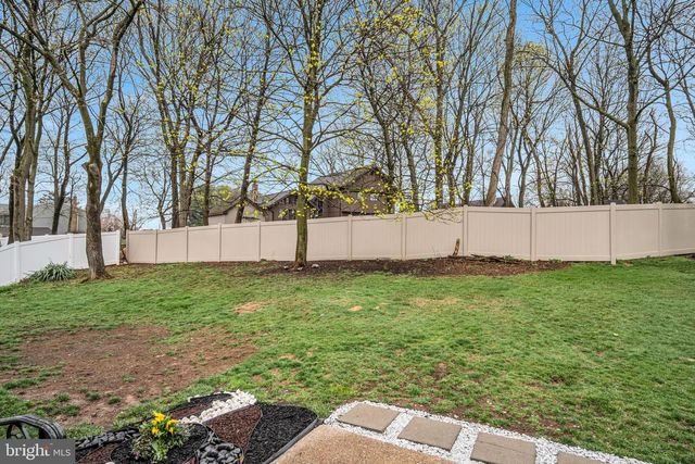 7169 CHAMBERS HILL RD, Harrisburg, PA 17111
