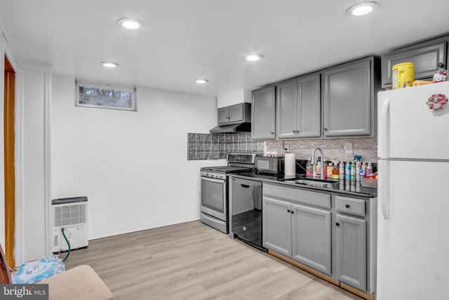 7169 CHAMBERS HILL RD, Harrisburg, PA 17111