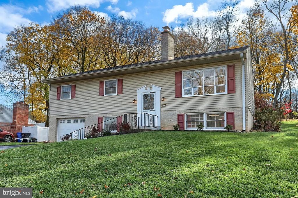 7169 CHAMBERS HILL RD, Harrisburg, PA 17111