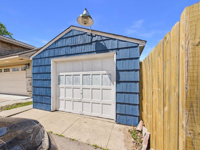 4250 Welcome Avenue N, Crystal, MN 55422