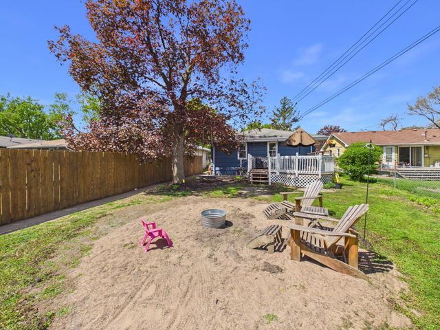 4250 Welcome Avenue N, Crystal, MN 55422