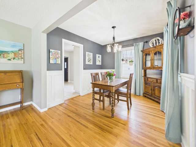 4250 Welcome Avenue N, Crystal, MN 55422