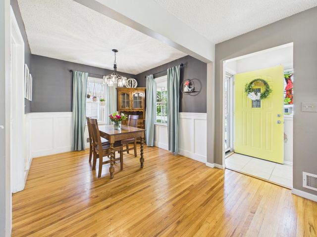 4250 Welcome Avenue N, Crystal, MN 55422