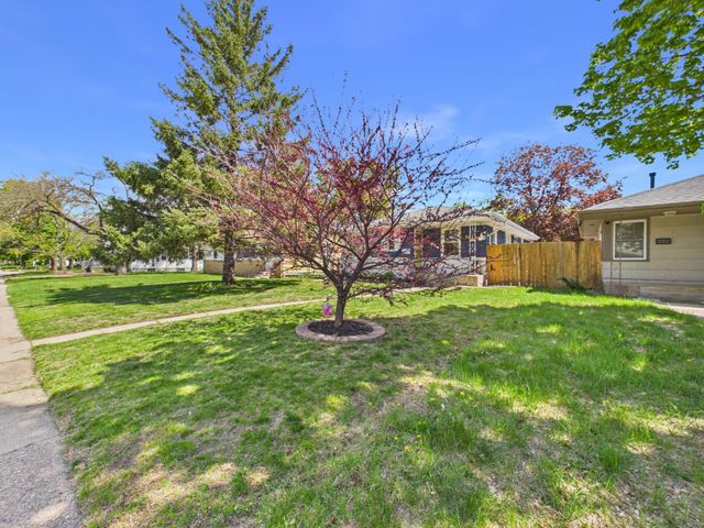 4250 Welcome Avenue N, Crystal, MN 55422