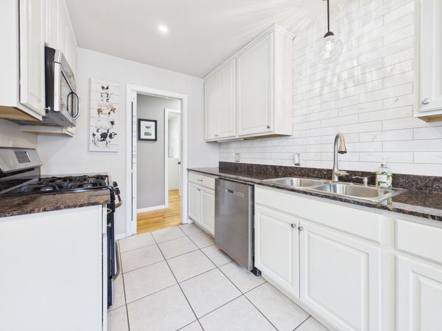 4250 Welcome Avenue N, Crystal, MN 55422