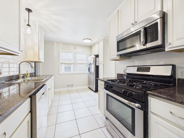 4250 Welcome Avenue N, Crystal, MN 55422