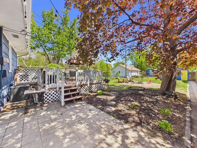 4250 Welcome Avenue N, Crystal, MN 55422