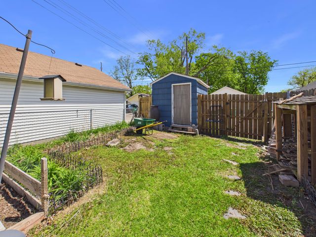 4250 Welcome Avenue N, Crystal, MN 55422