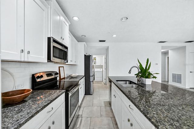 8139 MIRAMAR WAY 8139, Lakewood Ranch, FL 34202