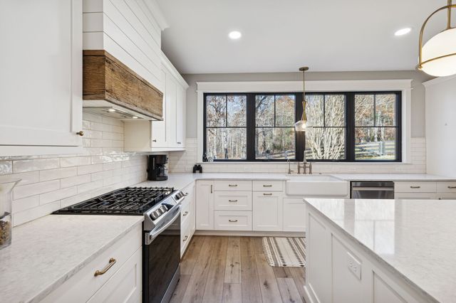 7340 Bradford Rd, Primm Springs, TN 38476