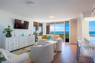 6585 Nicholas BLVD 1102, Naples, FL 34108
