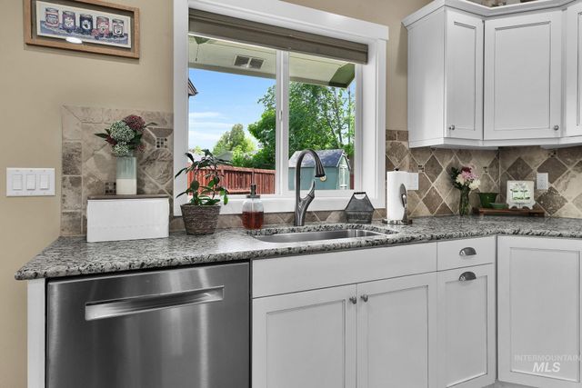 6650 S Red Shine Way, Boise, ID 83709