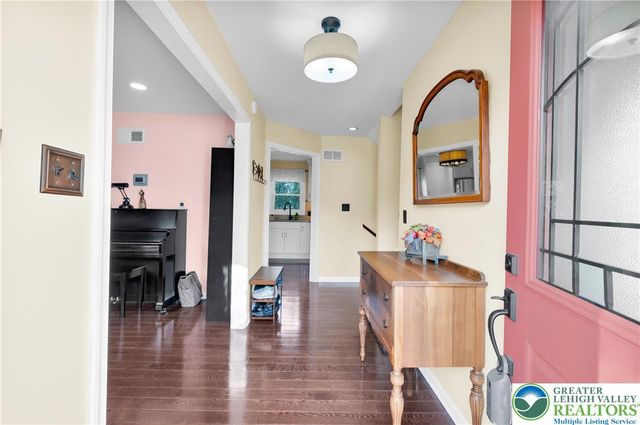 2901 Fairmont Street, South Whitehall Twp, PA 18104