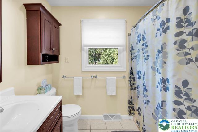 2901 Fairmont Street, South Whitehall Twp, PA 18104