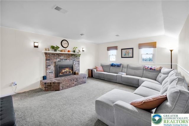 2901 Fairmont Street, South Whitehall Twp, PA 18104