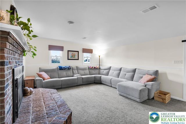 2901 Fairmont Street, South Whitehall Twp, PA 18104