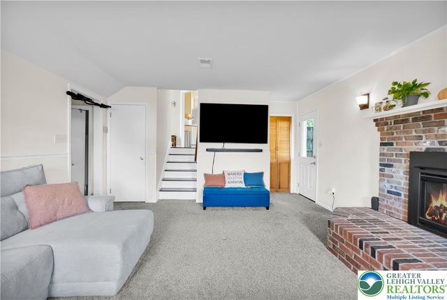 2901 Fairmont Street, South Whitehall Twp, PA 18104