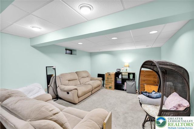 2901 Fairmont Street, South Whitehall Twp, PA 18104