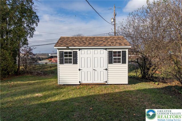 2901 Fairmont Street, South Whitehall Twp, PA 18104