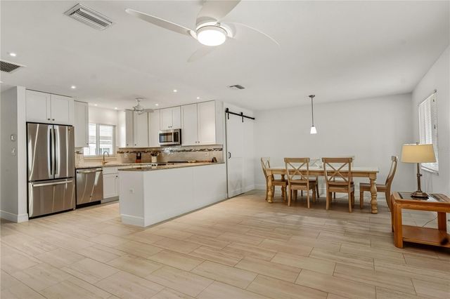 1900 BENJAMIN FRANKLIN DRIVE V12, Sarasota, FL 34236