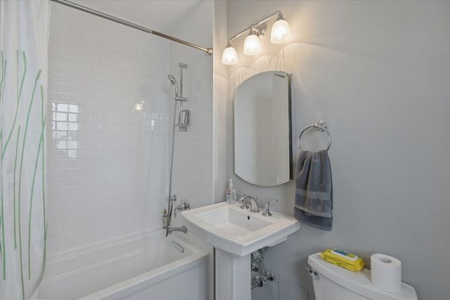 4940 S East End Avenue 17A, Chicago, IL 60615