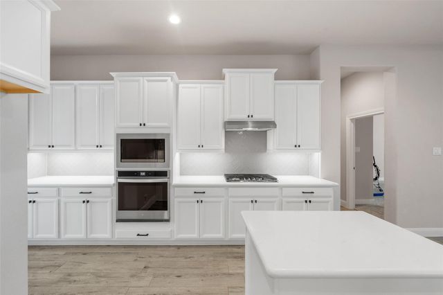 1524 N Bluebonnet Lane, Angleton, TX 77515
