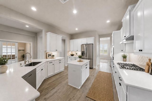 1524 N Bluebonnet Lane, Angleton, TX 77515