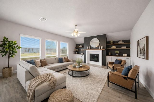 1524 N Bluebonnet Lane, Angleton, TX 77515