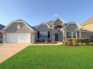 1524 N Bluebonnet Lane, Angleton, TX 77515