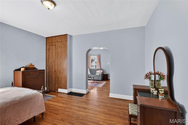 5305 Blow Street, St Louis, MO 63109