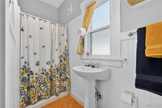 5305 Blow Street, St Louis, MO 63109