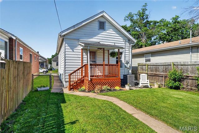 5305 Blow Street, St Louis, MO 63109