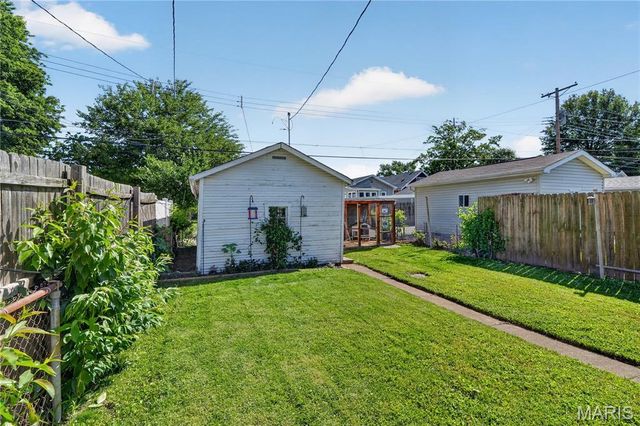 5305 Blow Street, St Louis, MO 63109