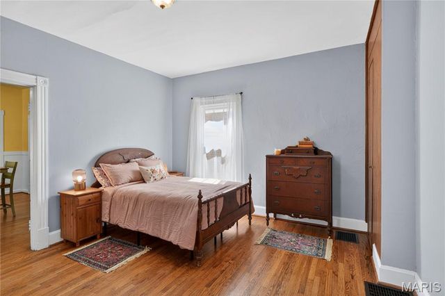 5305 Blow Street, St Louis, MO 63109