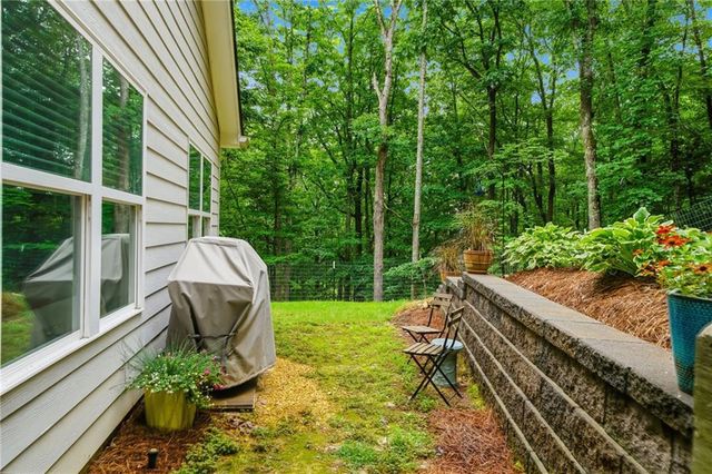 138 Louie Court, Waleska, GA 30183