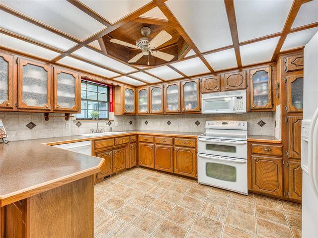 2201 Dena Drive, Guthrie, OK 73044