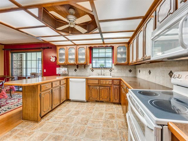 2201 Dena Drive, Guthrie, OK 73044