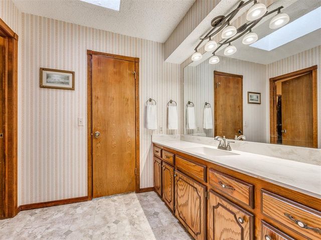 2201 Dena Drive, Guthrie, OK 73044