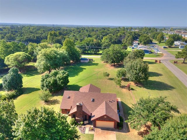 2201 Dena Drive, Guthrie, OK 73044