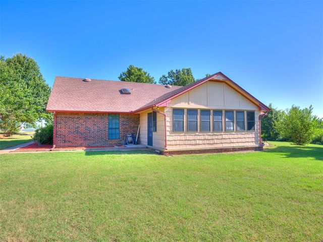 2201 Dena Drive, Guthrie, OK 73044