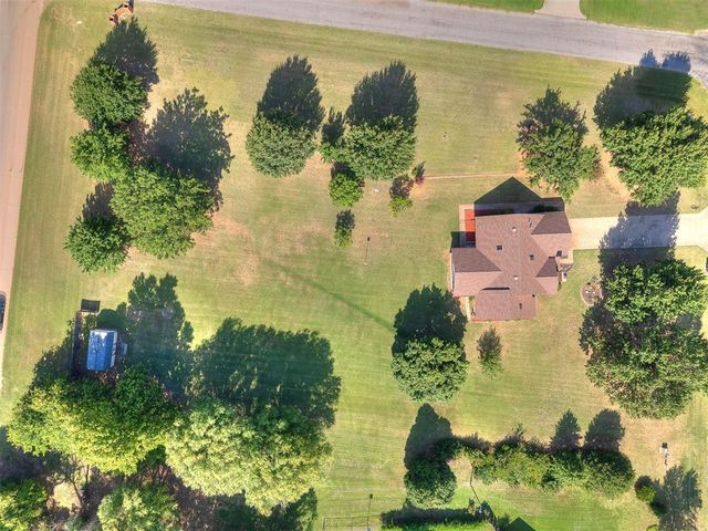 2201 Dena Drive, Guthrie, OK 73044