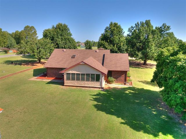 2201 Dena Drive, Guthrie, OK 73044