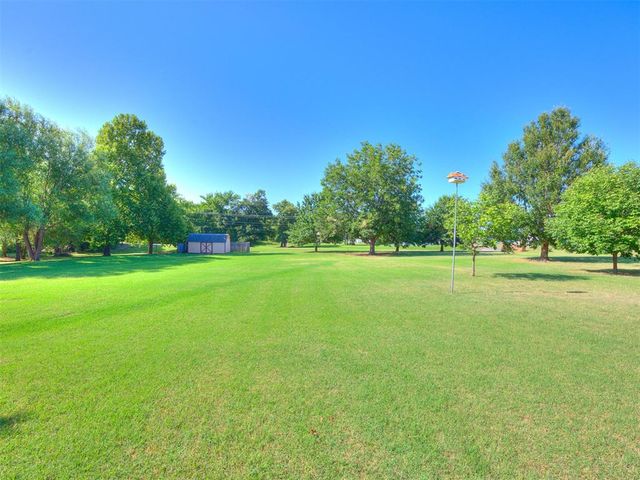 2201 Dena Drive, Guthrie, OK 73044