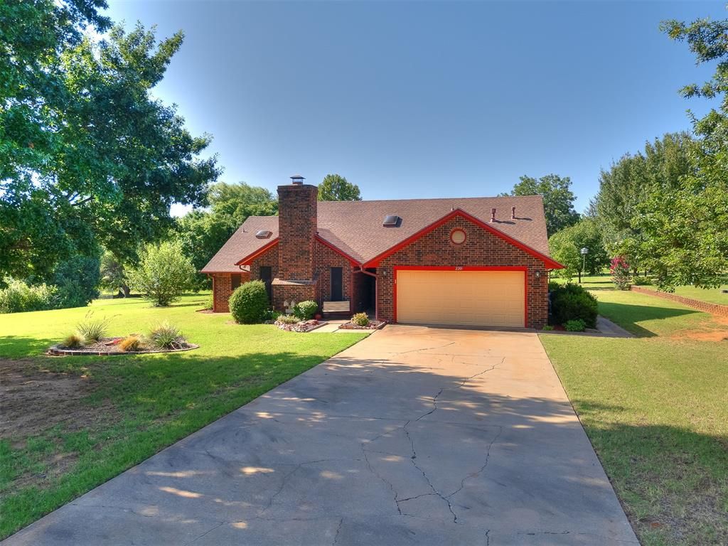 2201 Dena Drive, Guthrie, OK 73044