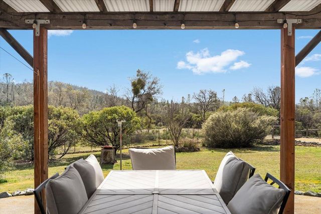 15666 Wolf Mountain Rd, Grass Valley, CA 95949