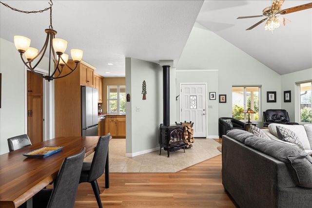 15666 Wolf Mountain Rd, Grass Valley, CA 95949