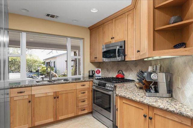 15666 Wolf Mountain Rd, Grass Valley, CA 95949