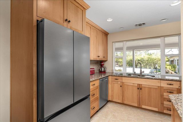 15666 Wolf Mountain Rd, Grass Valley, CA 95949